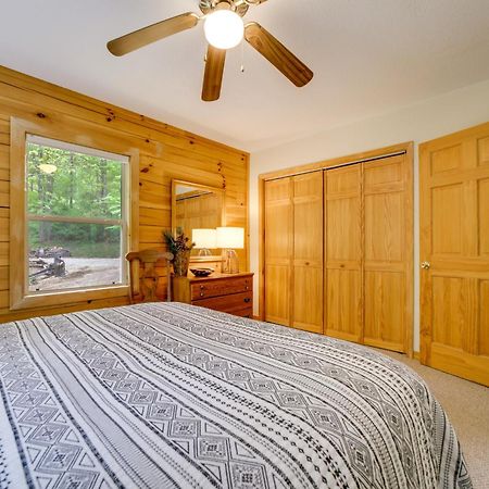 Peaceful Smoky Mountain Cabin With Deck And Fire Pit! เวย์นวิลล์ ภายนอก รูปภาพ