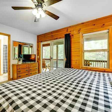 Peaceful Smoky Mountain Cabin With Deck And Fire Pit! เวย์นวิลล์ ภายนอก รูปภาพ