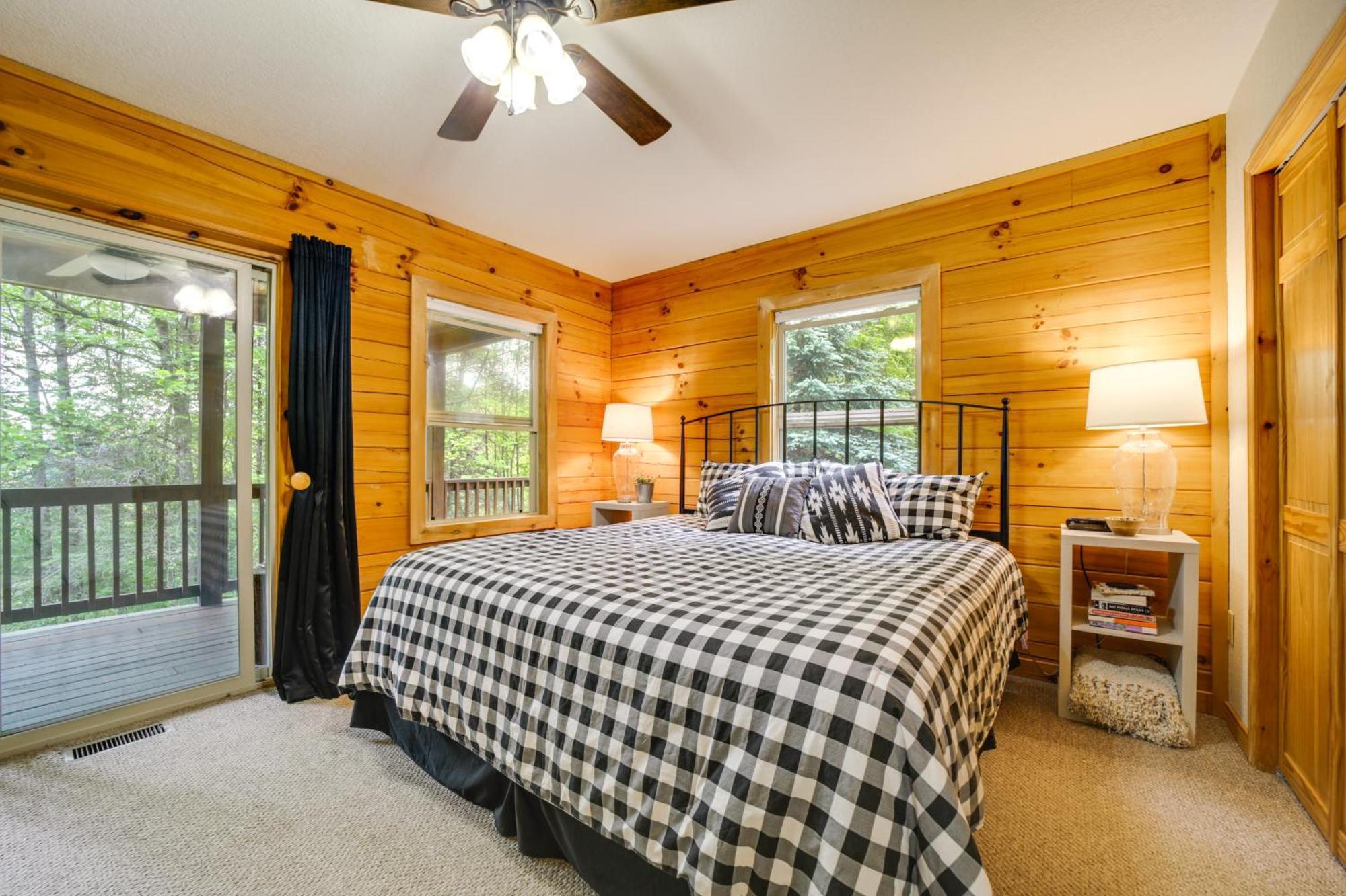 Peaceful Smoky Mountain Cabin With Deck And Fire Pit! เวย์นวิลล์ ภายนอก รูปภาพ