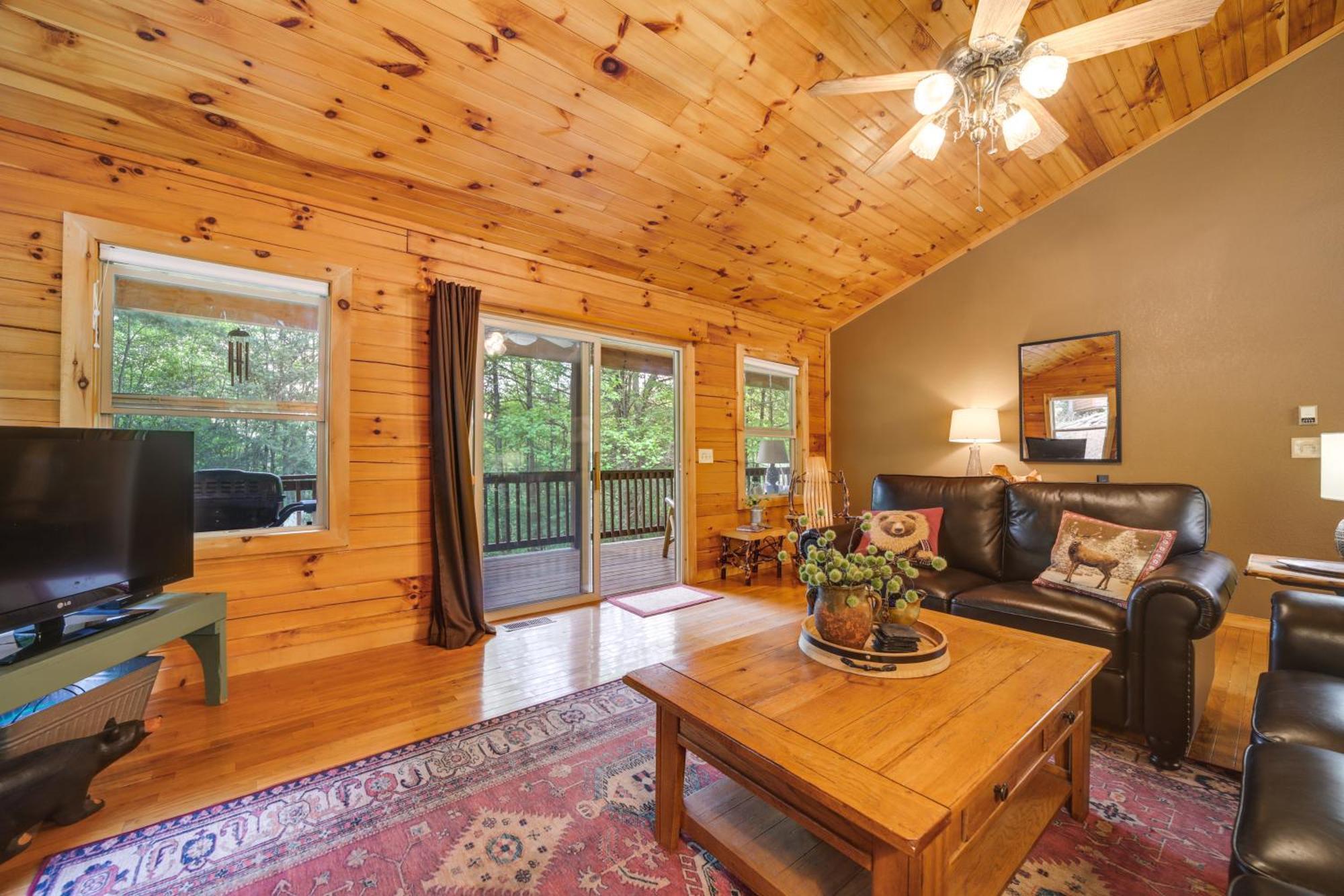 Peaceful Smoky Mountain Cabin With Deck And Fire Pit! เวย์นวิลล์ ภายนอก รูปภาพ