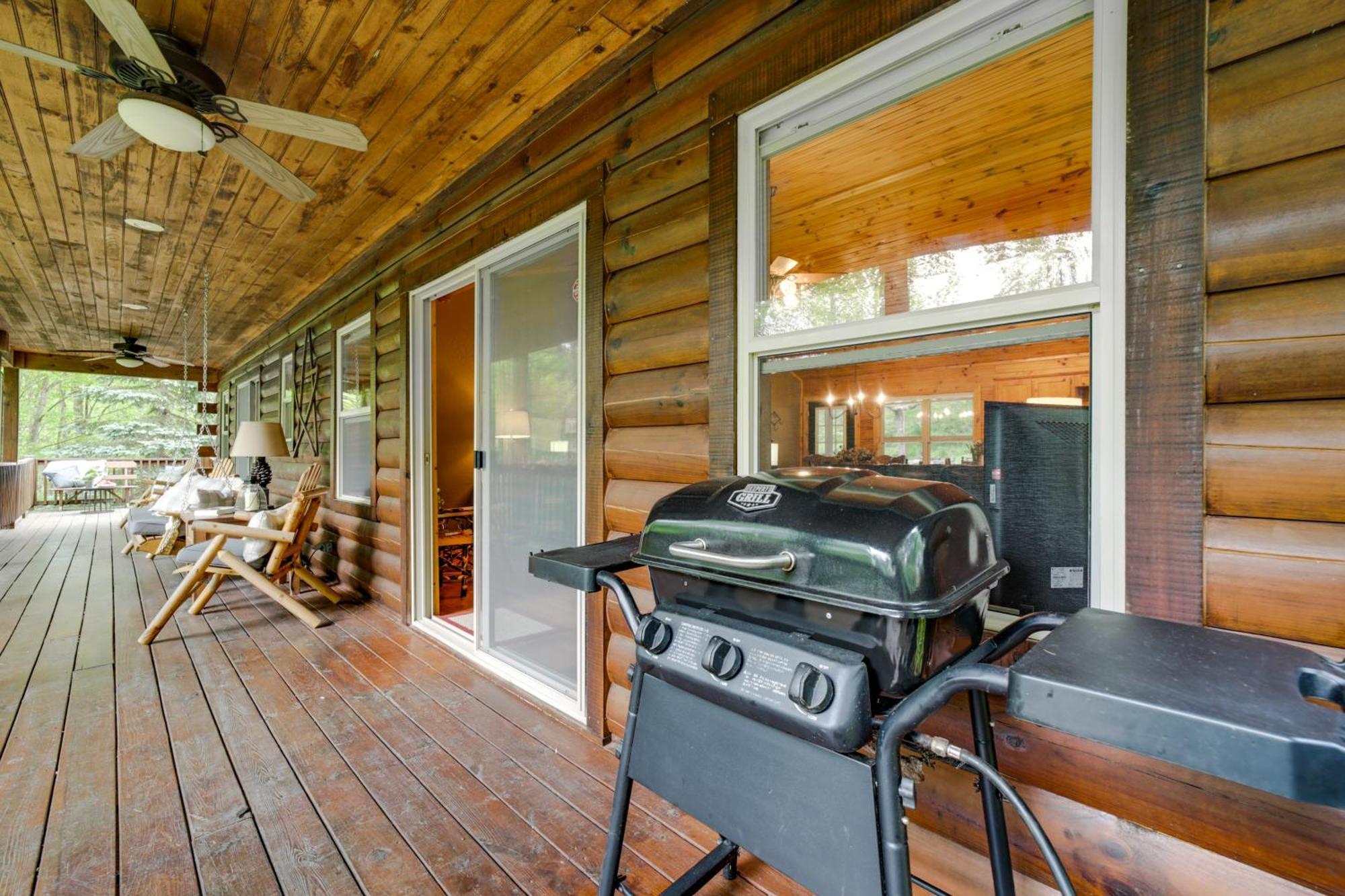 Peaceful Smoky Mountain Cabin With Deck And Fire Pit! เวย์นวิลล์ ภายนอก รูปภาพ