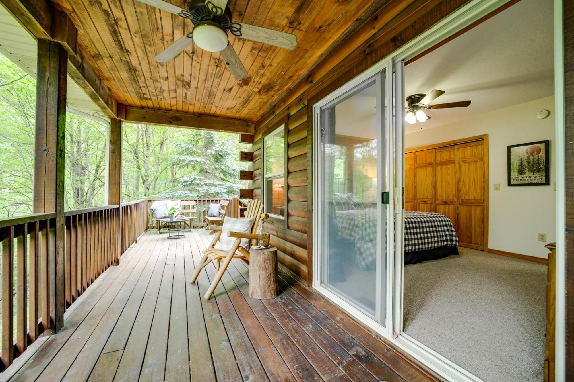 Peaceful Smoky Mountain Cabin With Deck And Fire Pit! เวย์นวิลล์ ภายนอก รูปภาพ