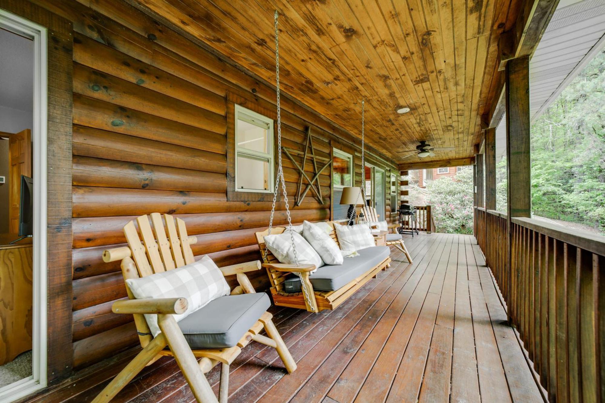 Peaceful Smoky Mountain Cabin With Deck And Fire Pit! เวย์นวิลล์ ภายนอก รูปภาพ